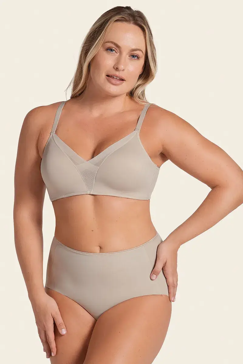 Classic briefs with an invisible effect and strong compression in the abdomen